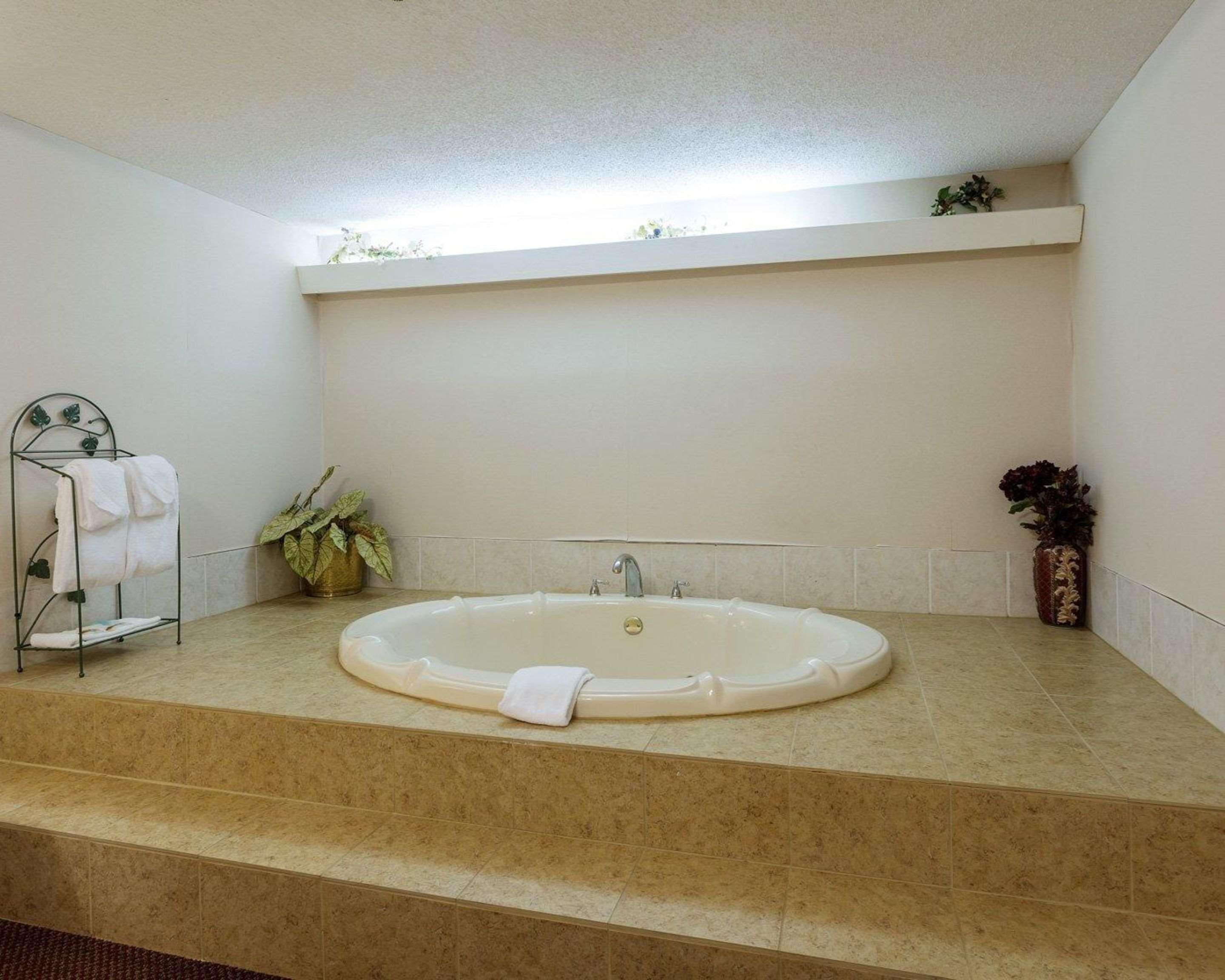Quality Inn Robinsonville Bagian luar foto