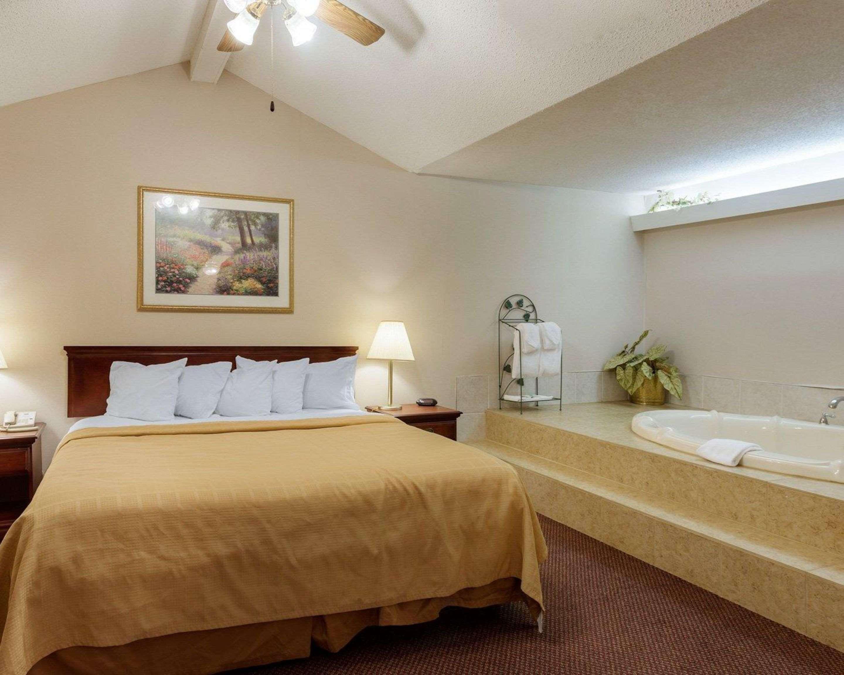 Quality Inn Robinsonville Bagian luar foto