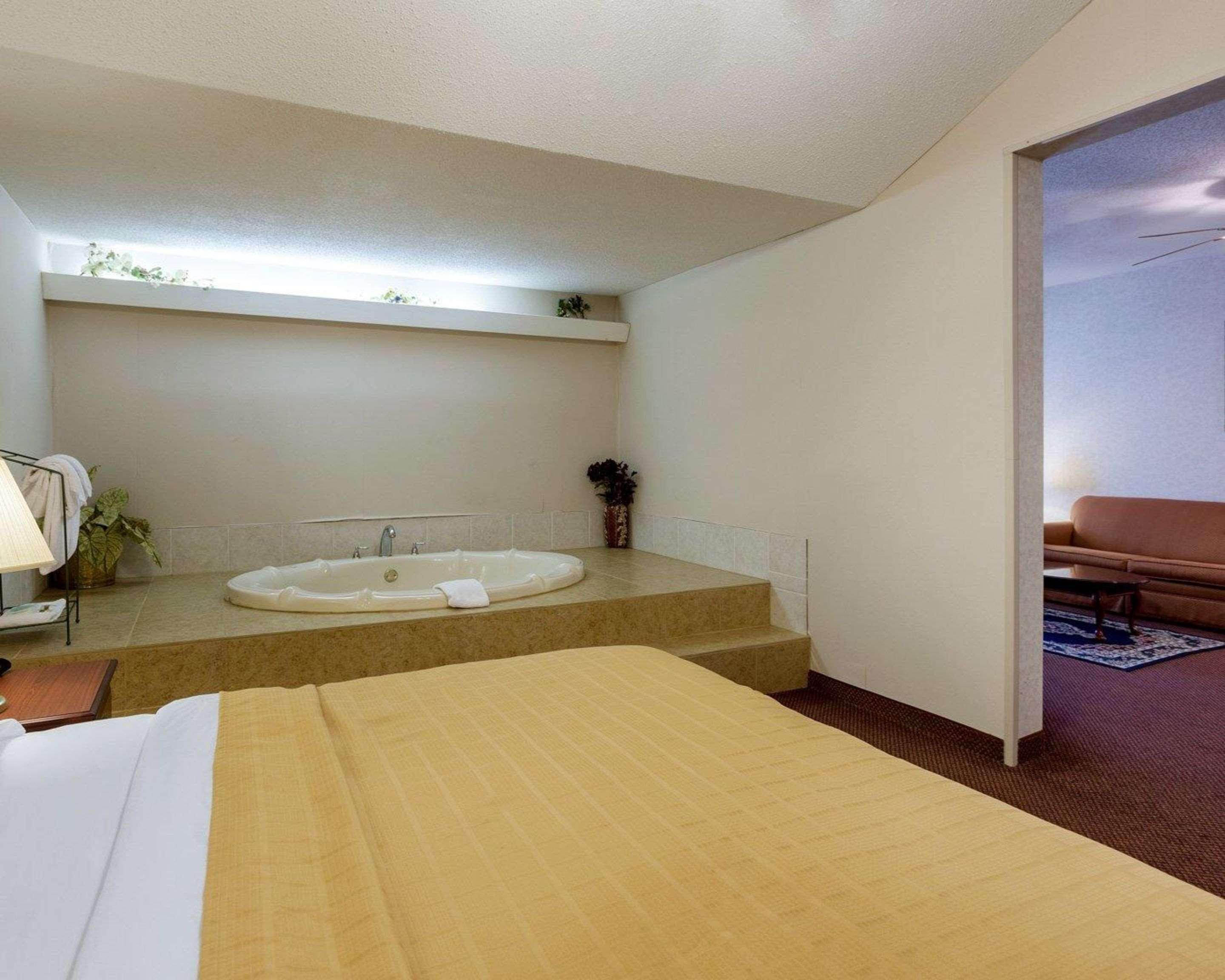 Quality Inn Robinsonville Bagian luar foto